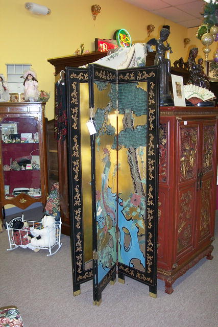 Beautiful Gilt, Carved and Painted Chinese