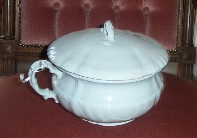 Old English Chamber Pot J&G Meakin Hanley
