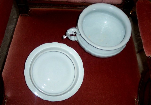 Old English Chamber Pot J&G Meakin Hanley