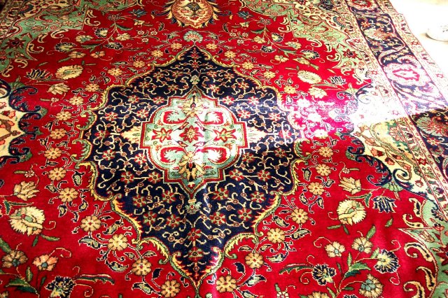 Genuine Handwoven Wool Oriental Carpet