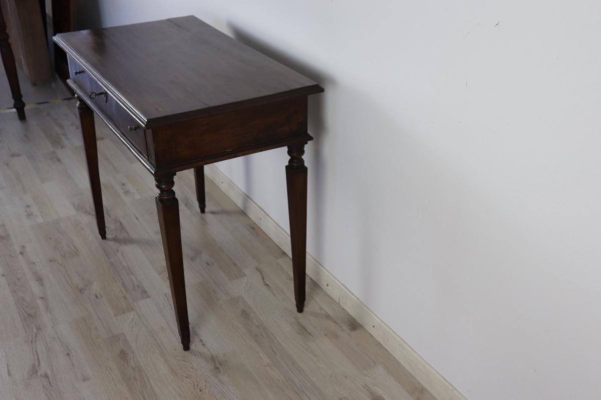 18th Century Italian Louis XVI Walnut Wood Writing Desk