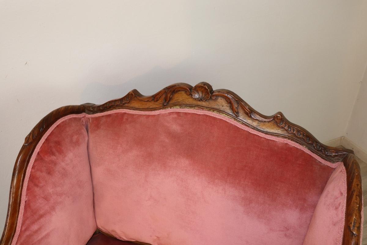 18th Century Italian Carved Walnut Chaise Longue with Velvet