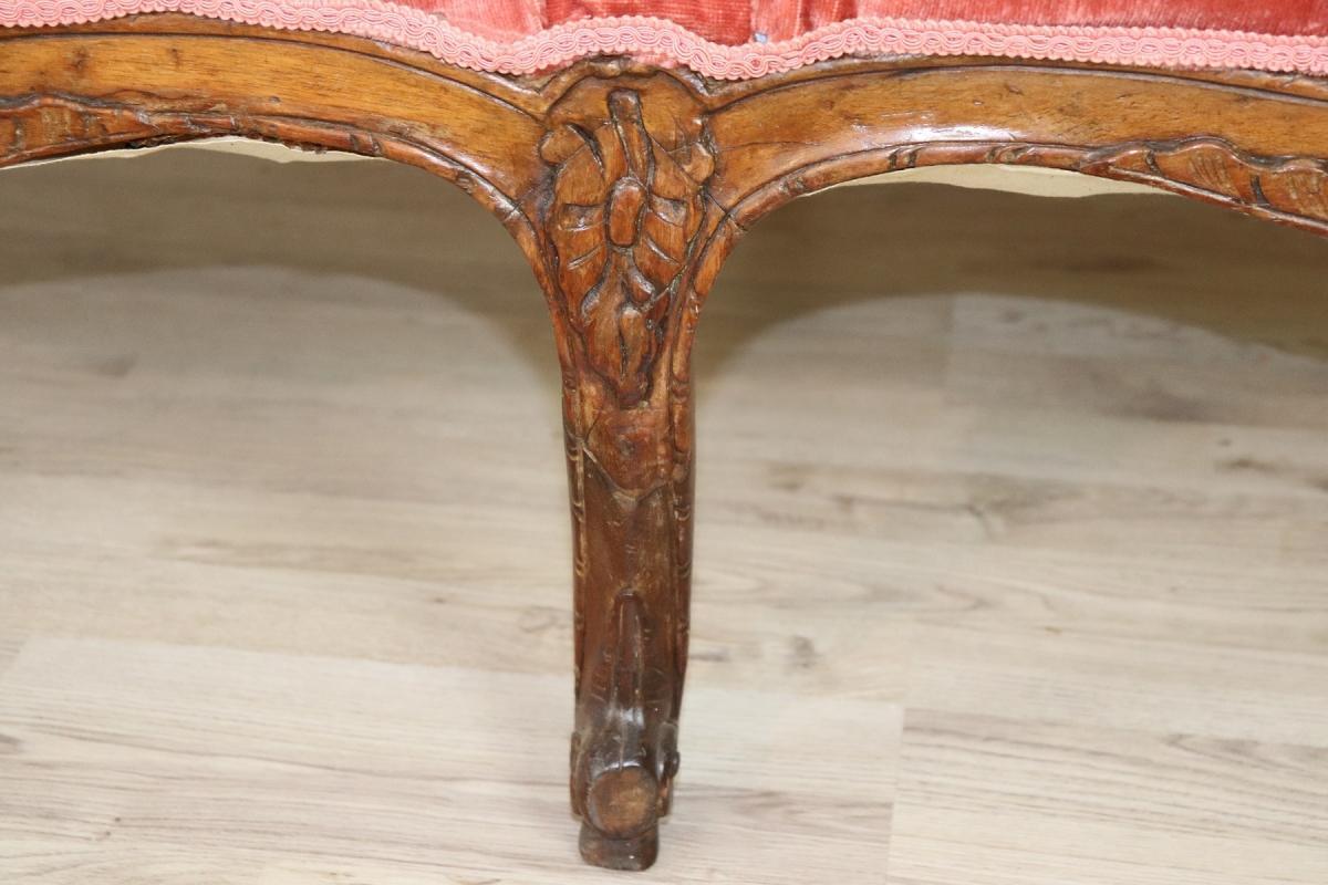 18th Century Italian Carved Walnut Chaise Longue with Velvet