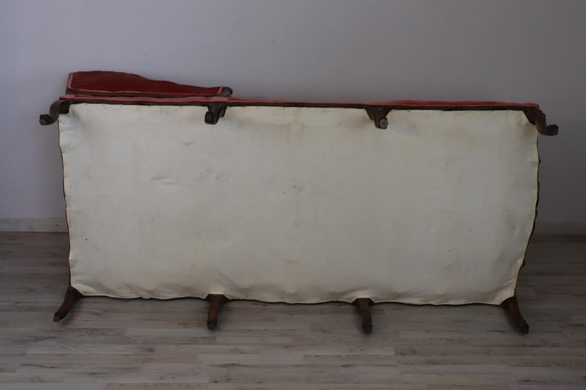 18th Century Italian Carved Walnut Chaise Longue with Velvet