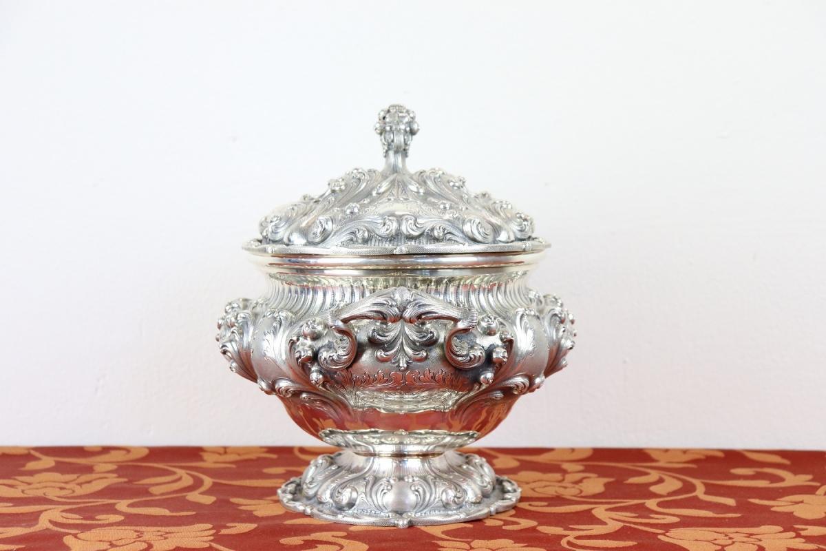 20th Century Italian Baroque Style 800 Silver Soup Tureen or Centrepiece