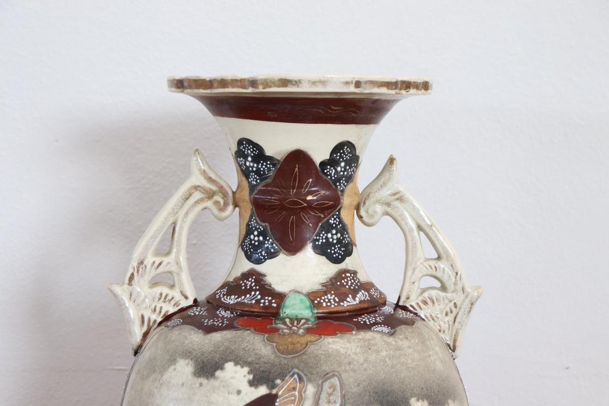 20th Century Japanese Vintage Artistic Satsuma Vase in Decorated Ceramic