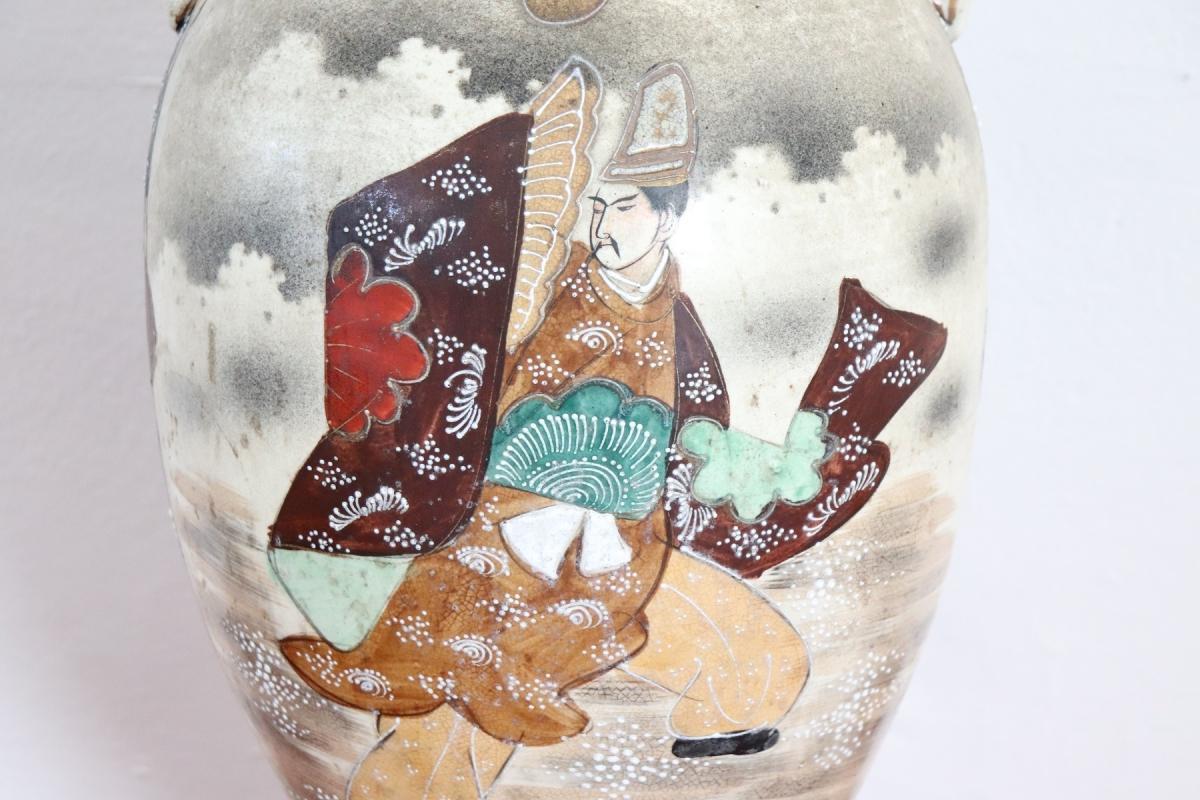 20th Century Japanese Vintage Artistic Satsuma Vase in Decorated Ceramic