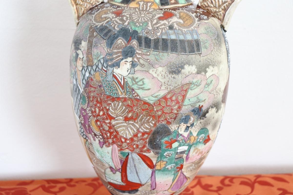 20th Century Japanese Vintage Artistic Satsuma Vase in Decorated Ceramic