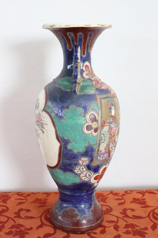 20th Century Japanese Vintage Artistic Satsuma Vase in Decorated Ceramic