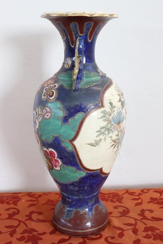20th Century Japanese Vintage Artistic Satsuma Vase in Decorated Ceramic