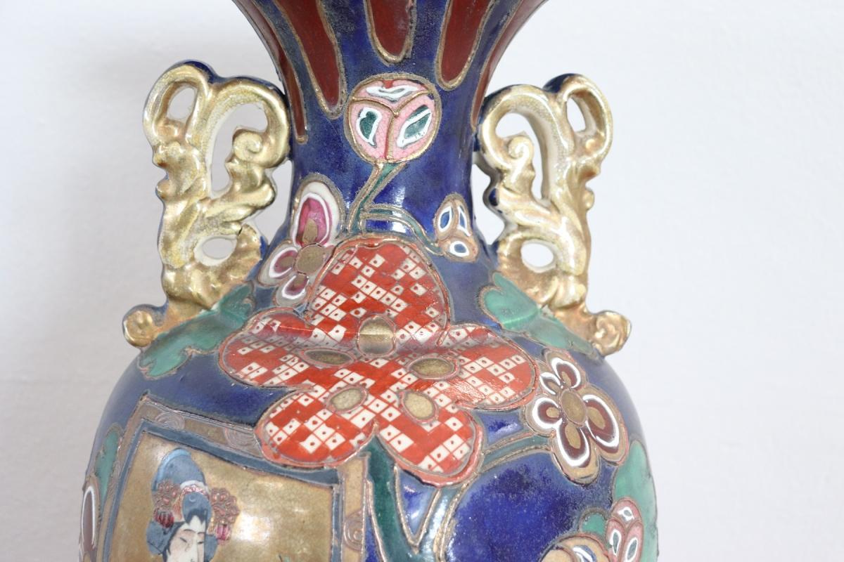 20th Century Japanese Vintage Artistic Satsuma Vase in Decorated Ceramic