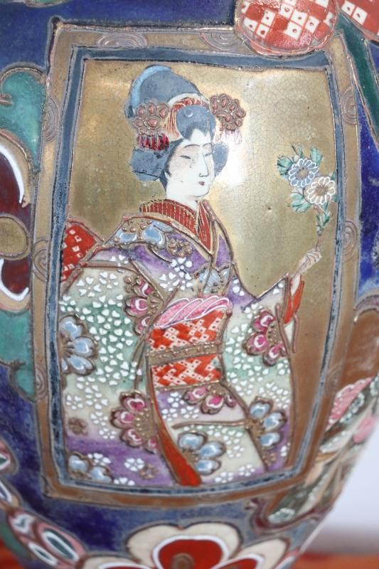 20th Century Japanese Vintage Artistic Satsuma Vase in Decorated Ceramic