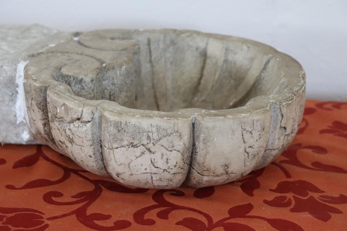18th Century Italian Antique Baroque Hand Carved Marble Seashell Font