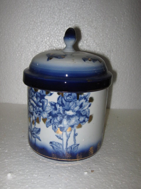 Canister with Lid, Flow Blue, Gold Detail
