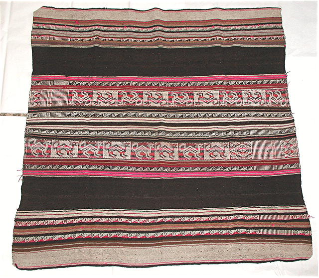 BOLIVIA. Lliclla Cerimonial Textile. Rare Andean Tribal Weave