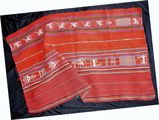 ANDEAN TEXTILES. Ceremonial Tari's