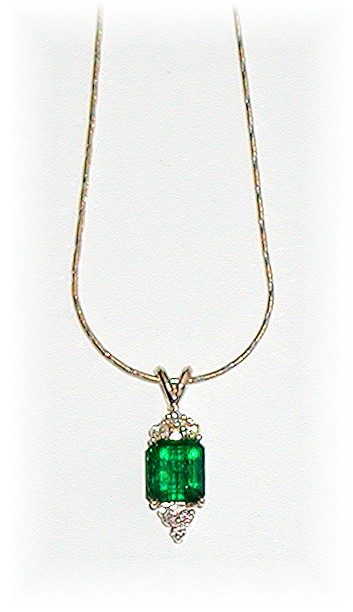 EMERALD 2.55 CARAT COLOMBIAN *. DIAMOND