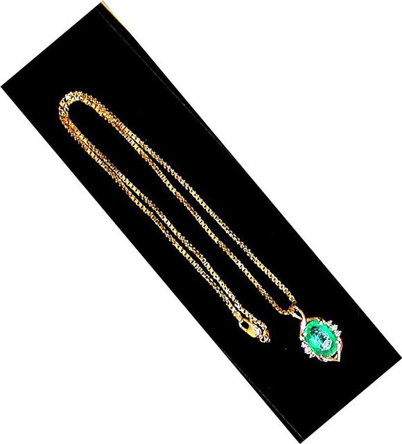 EMERALD PENDANT 2.55 Ct. COLOMBIAN DARK. WHITE DIAMONDS * CERTIFIED