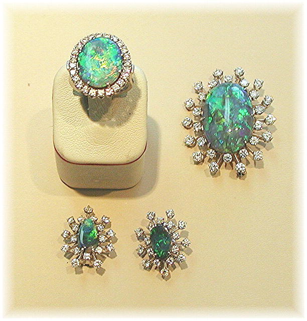 RUBY * DIAMOND BROOCH EARRING SET