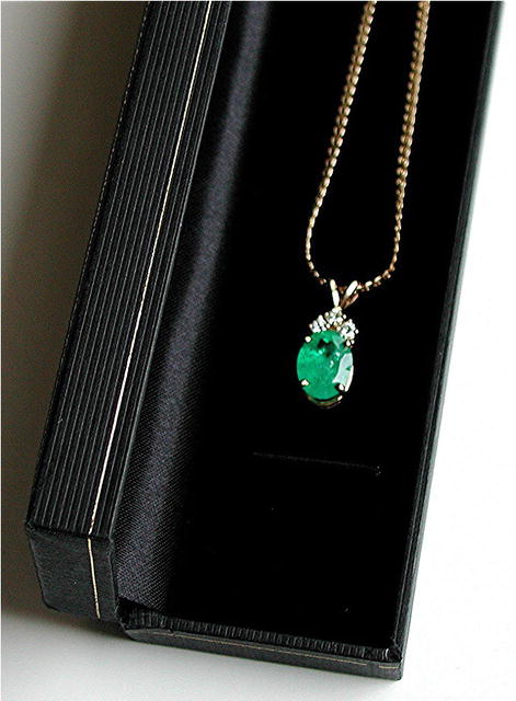 EMERALD 5.50 CARAT * COLOMBIAN. Diamond