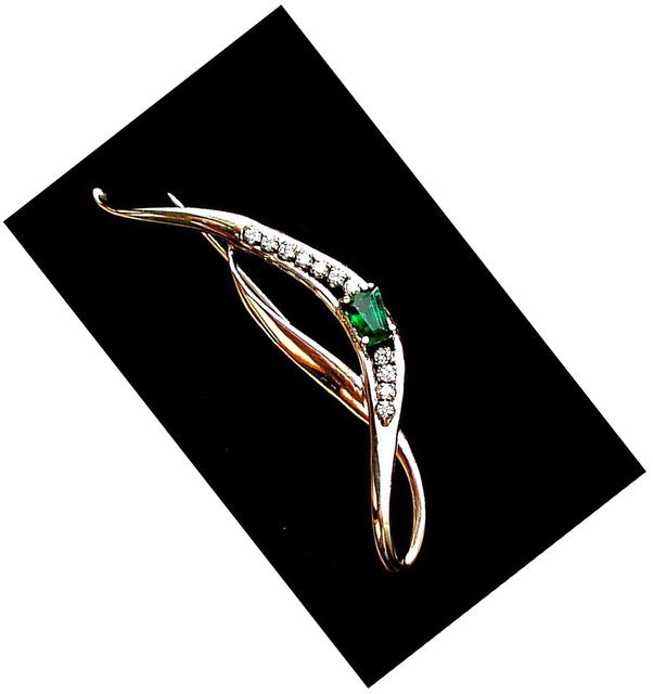 EMERALD 1.10 CARAT * ITALIAN Diamond Brooch.
