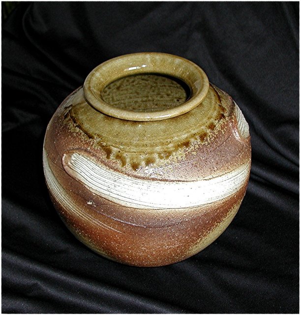 JAPAN * Earthenware Signed Studio Vase