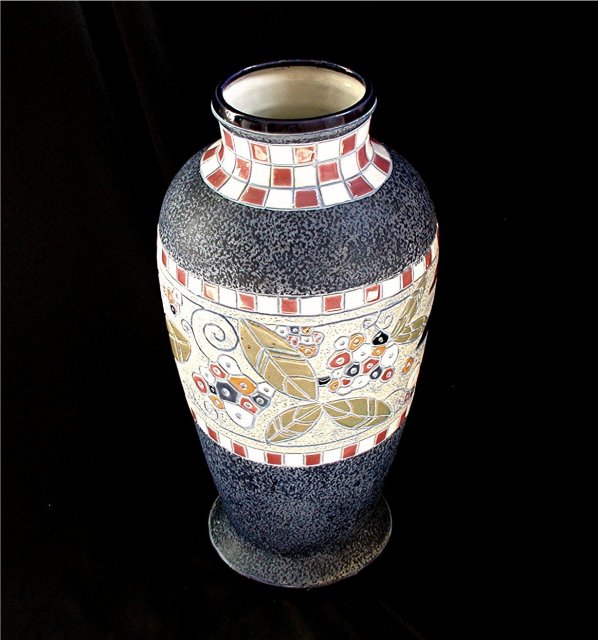 CZECH AMPHORA. TROPIC SERIES Circa 1930's * $ 745.