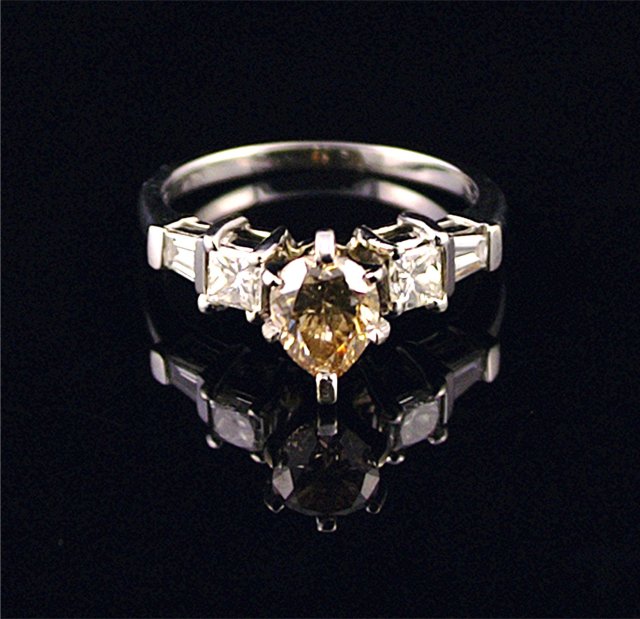 STUNNING ! 1.80 CARATS FANCY YELLOW COLOR PEAR CUT & White Diamond Ring 14k White Gold