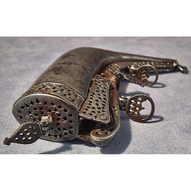 SOLD Antique 18th century Islamic Persian Gunpowder Flask Damascus Steel Wootz for gun