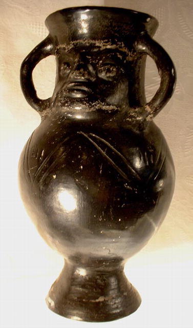 Ancient Chimu Pre-Columbian Vessel, 900 1400 AD