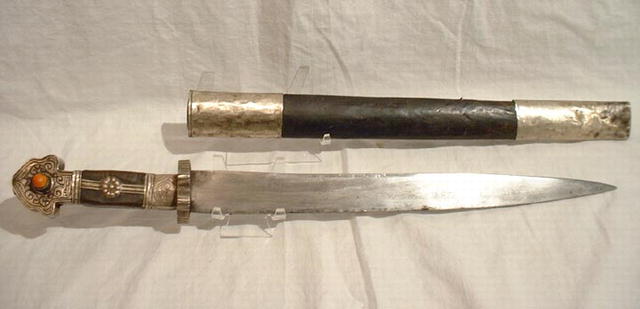 Rare Chinese Antique Tibetan Sword 18th century
