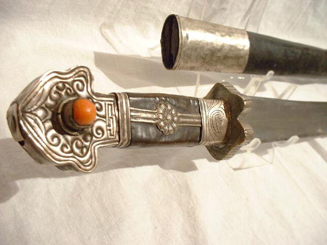 Rare Chinese Antique Tibetan Sword 18th century