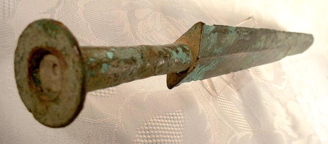 Antique Warring States bronze sword, 475-221