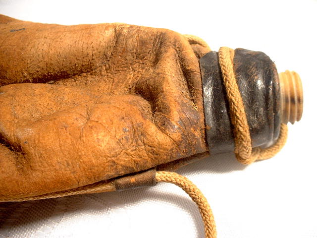 ANTIQUE AMERICAN POWDER POUCH, 18TH CENTURY