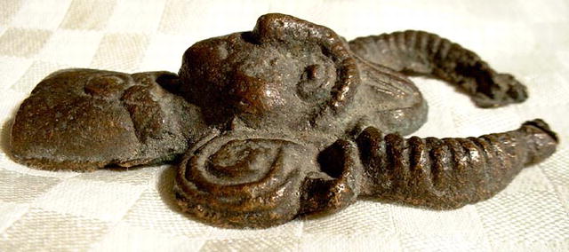 ANTIQUE LURISTAN BRONZE AMULET, circa 1500 B.C