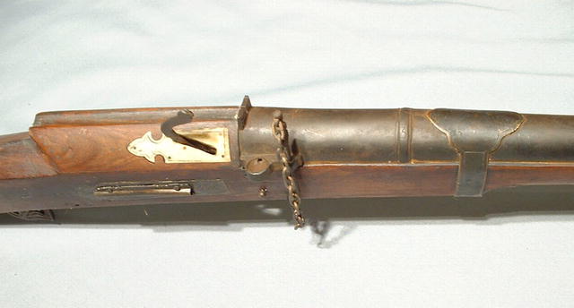 ANTIQUE INDIAN MATCHLOCK GUN TORADAR, 18th century