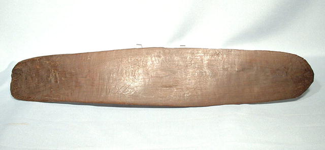 ANTIQUE AUSTRALIAN ABORIGINAL SHIELD