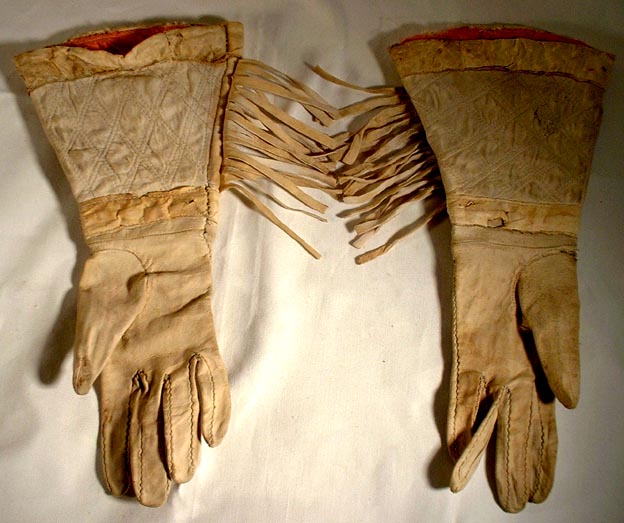 ANTIQUE NATIVE INDIAN GLOVES GAUNTLETS