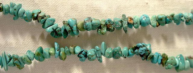ANTIQUE ANTIQUE AMERICAN INDIAN NECKLACE