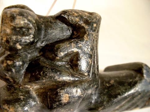Antique ANCIENT NATIVE AMERICAN CARVED STONE PIPE