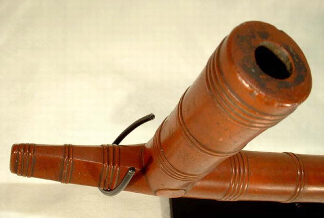 ANTIQUE AMERICAN INDIAN RED CATLINITE PEACE PIPE