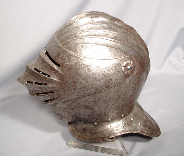 16TH CENTURY MAXIMILIAN CLOSE HELMET ARMOR.