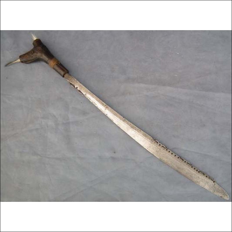 Antique Sword Head Hunters Dayak Mandau Parang Ihlang Borneo