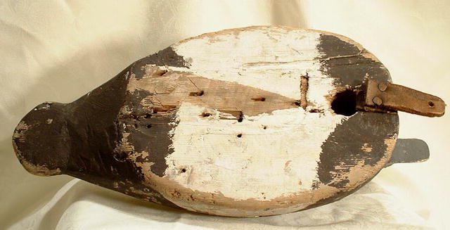 ANTIQUE HAND CARVED DUCK DECOY, 19TH CENTURY