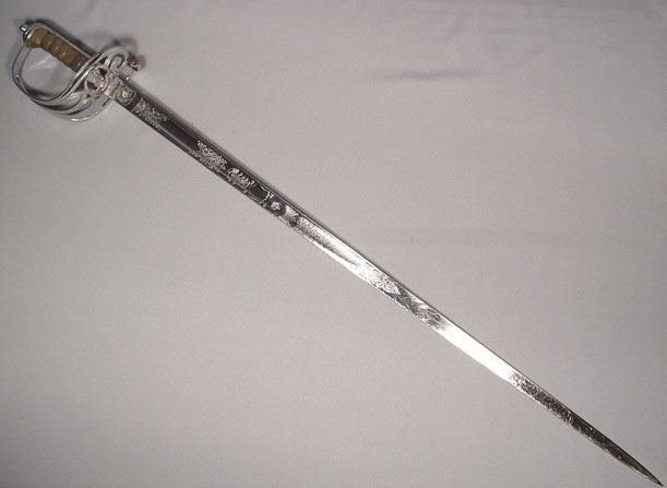 BRITISH RIFLE REGIMENT OFFICERS SWORD, WWI