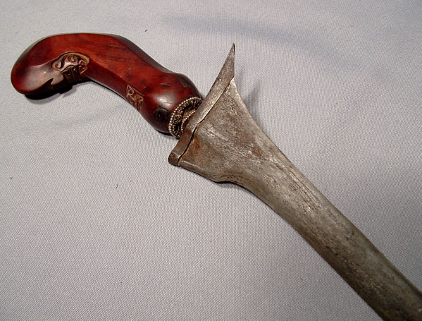 ANTIQUE SHORT SWORD KRIS, CIRCA 1800