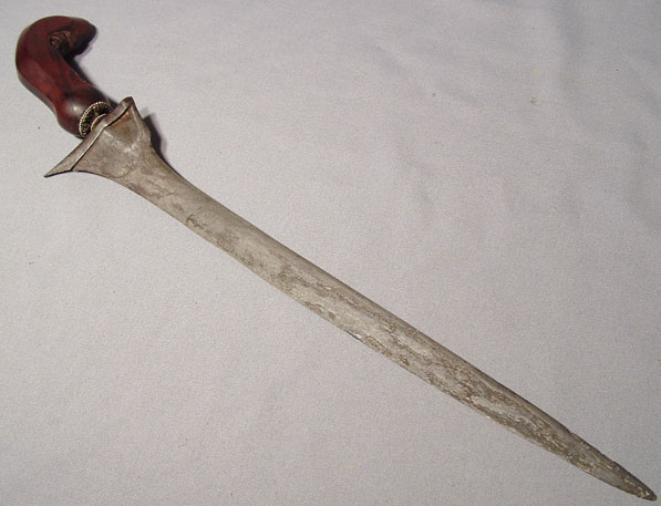 ANTIQUE SHORT SWORD KRIS, CIRCA 1800