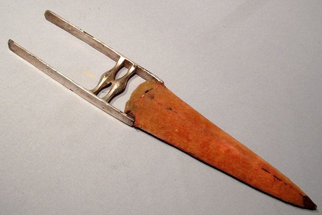 ANTIQUE INDIAN MUGHAL PUSH DAGGER KATAR, 18TH