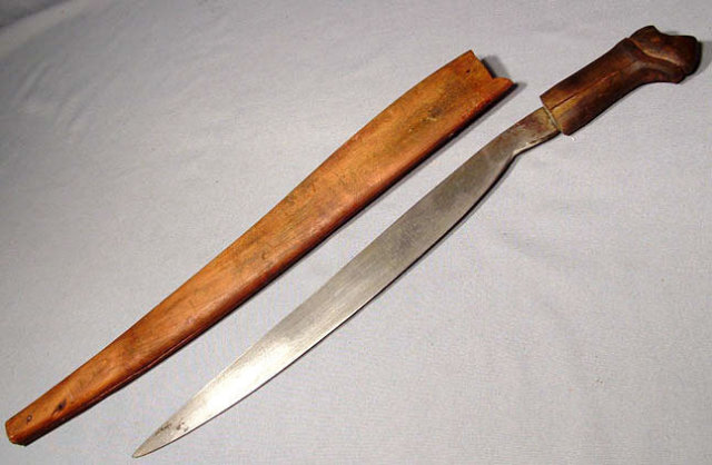 ANTIQUE INDONESIAN SWORD BARONG, 19TH CENTURY