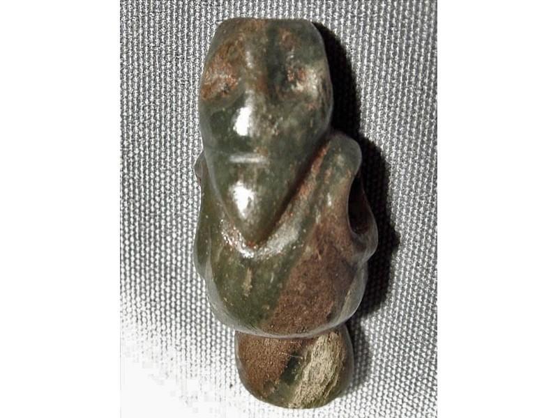 Antique Pre-Columbian carved Jade Bird Pendant Costa Rican Nicoya c 500 – 800 AD
